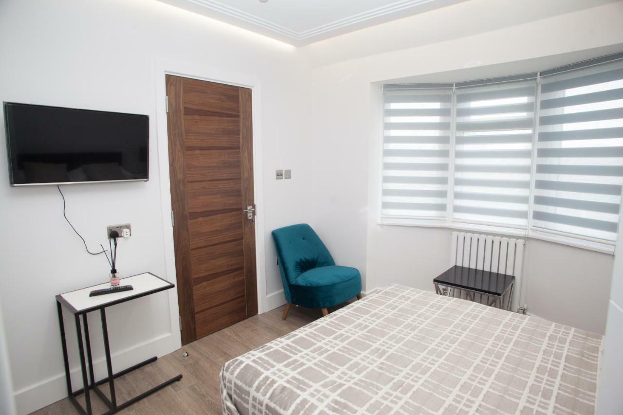 Goldbeaters House Hotel Edgware Екстериор снимка