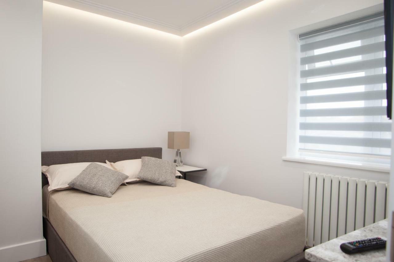 Goldbeaters House Hotel Edgware Екстериор снимка
