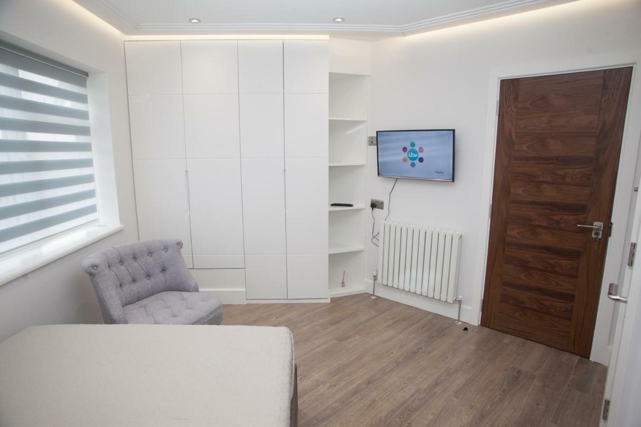 Goldbeaters House Hotel Edgware Екстериор снимка