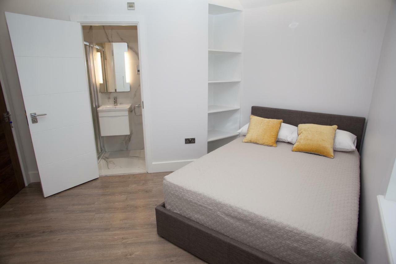 Goldbeaters House Hotel Edgware Екстериор снимка