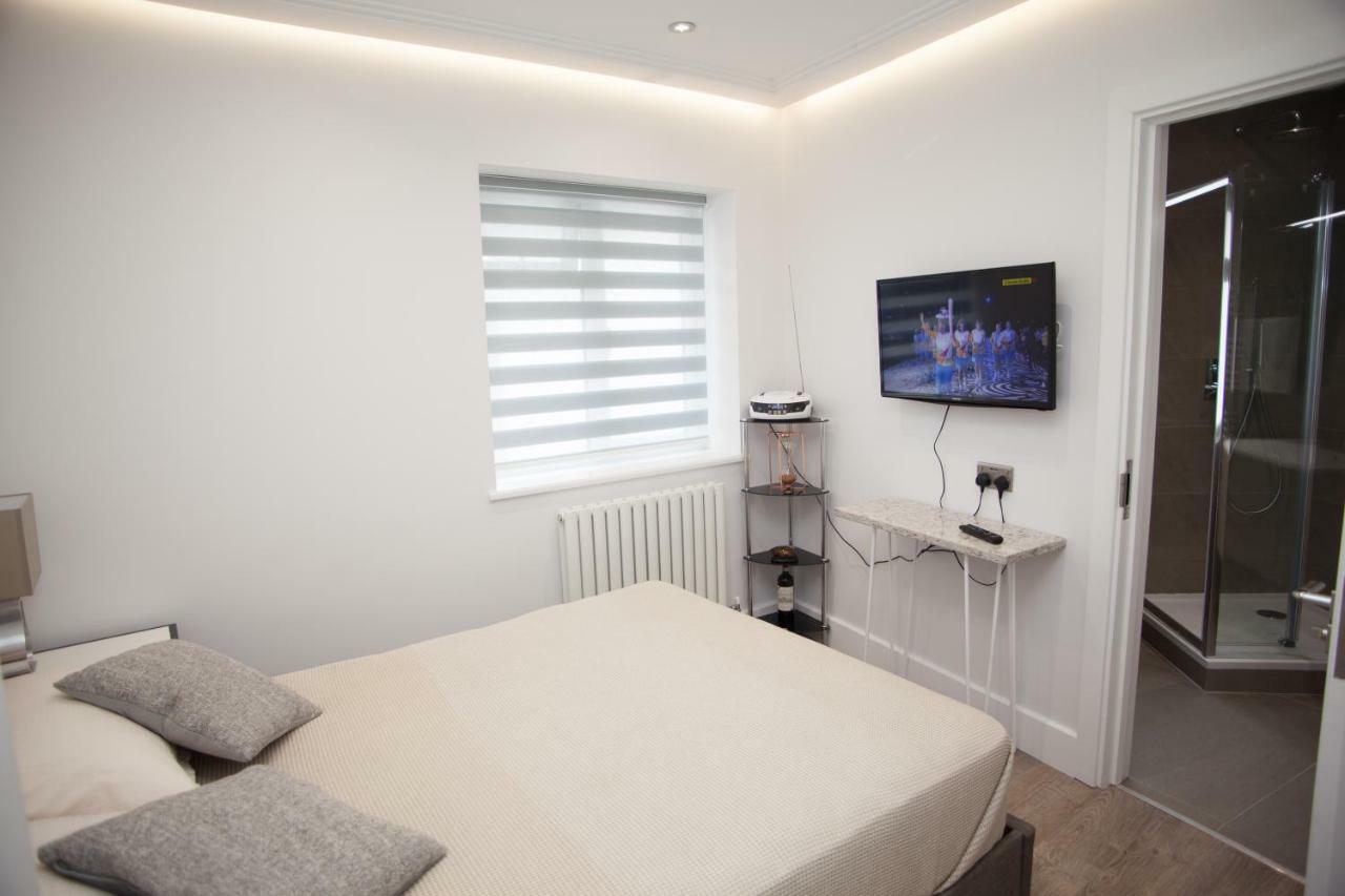 Goldbeaters House Hotel Edgware Екстериор снимка