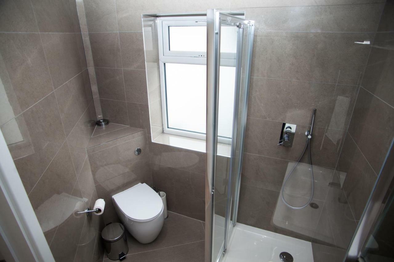 Goldbeaters House Hotel Edgware Екстериор снимка