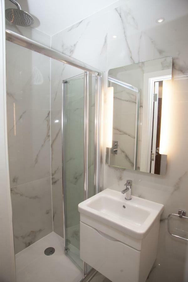 Goldbeaters House Hotel Edgware Екстериор снимка