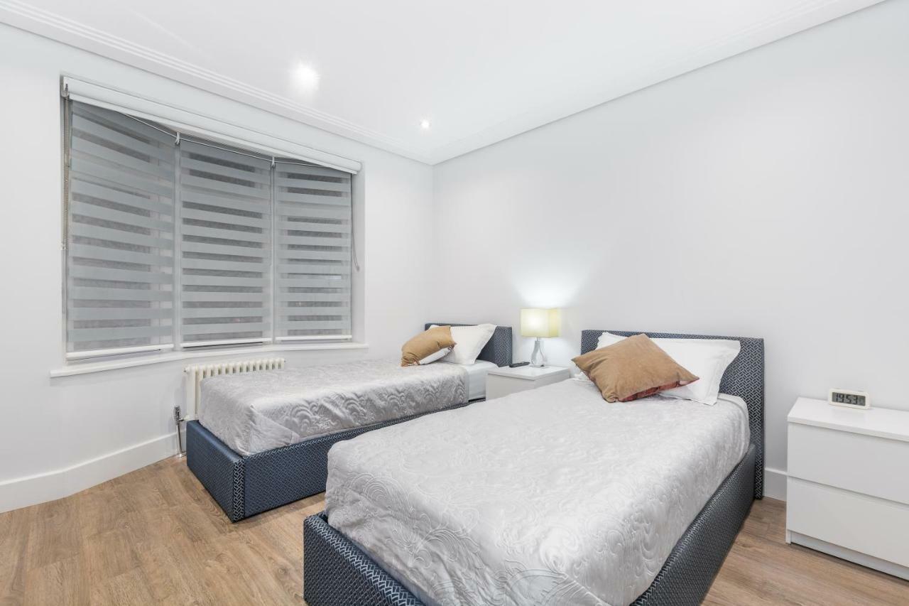 Goldbeaters House Hotel Edgware Екстериор снимка